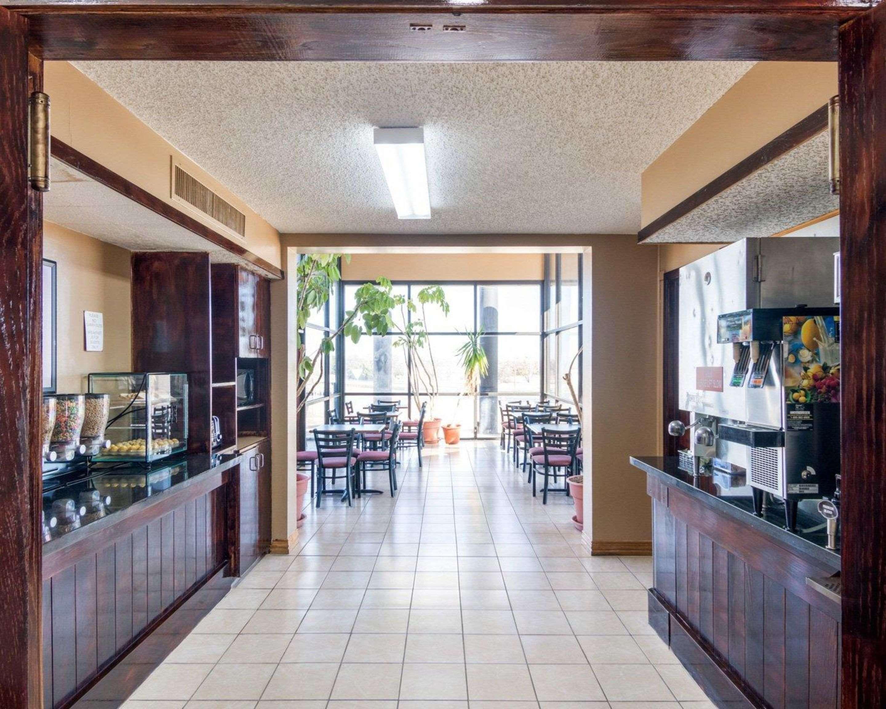 Econo Lodge Wichita Falls Downtown Экстерьер фото