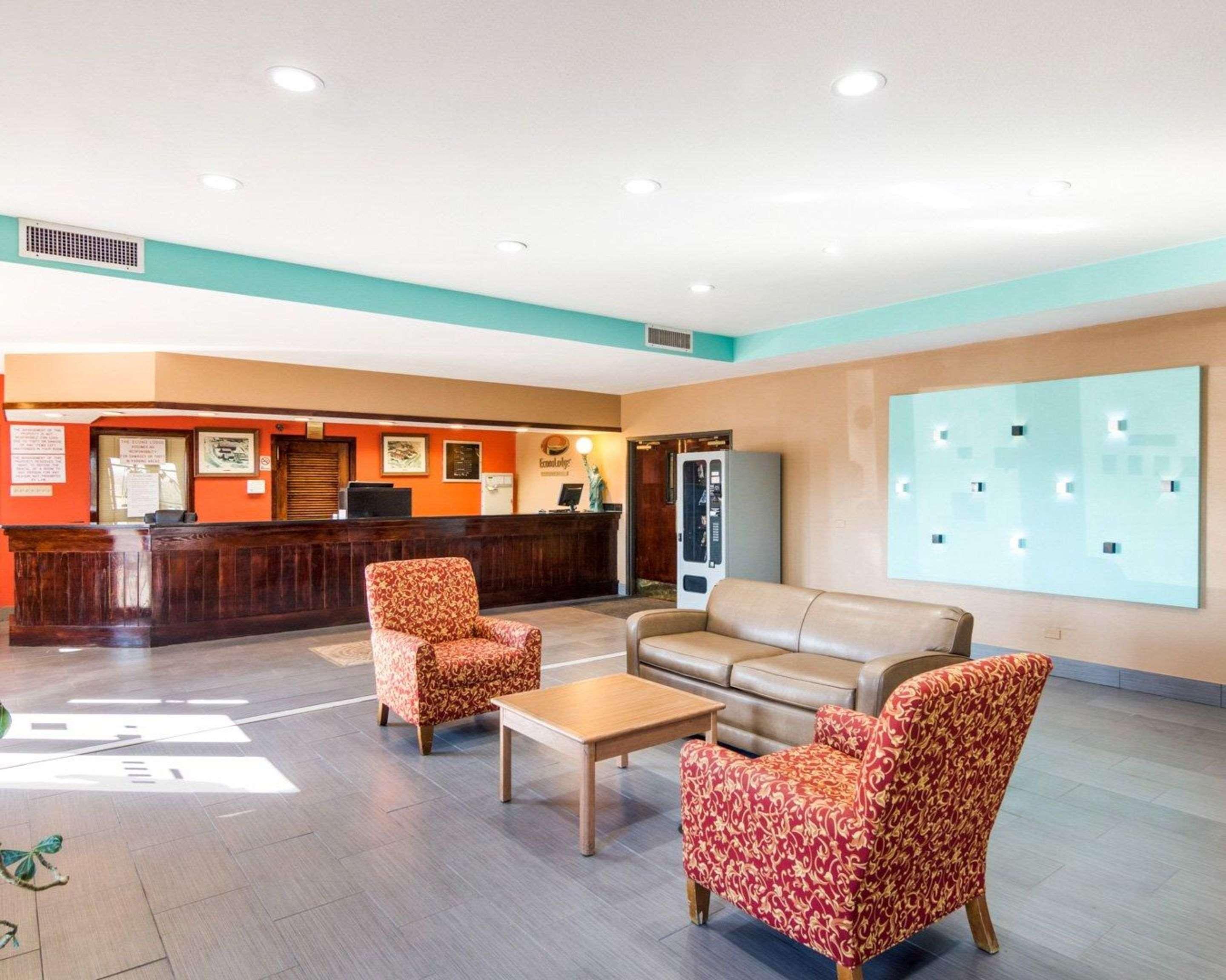 Econo Lodge Wichita Falls Downtown Экстерьер фото