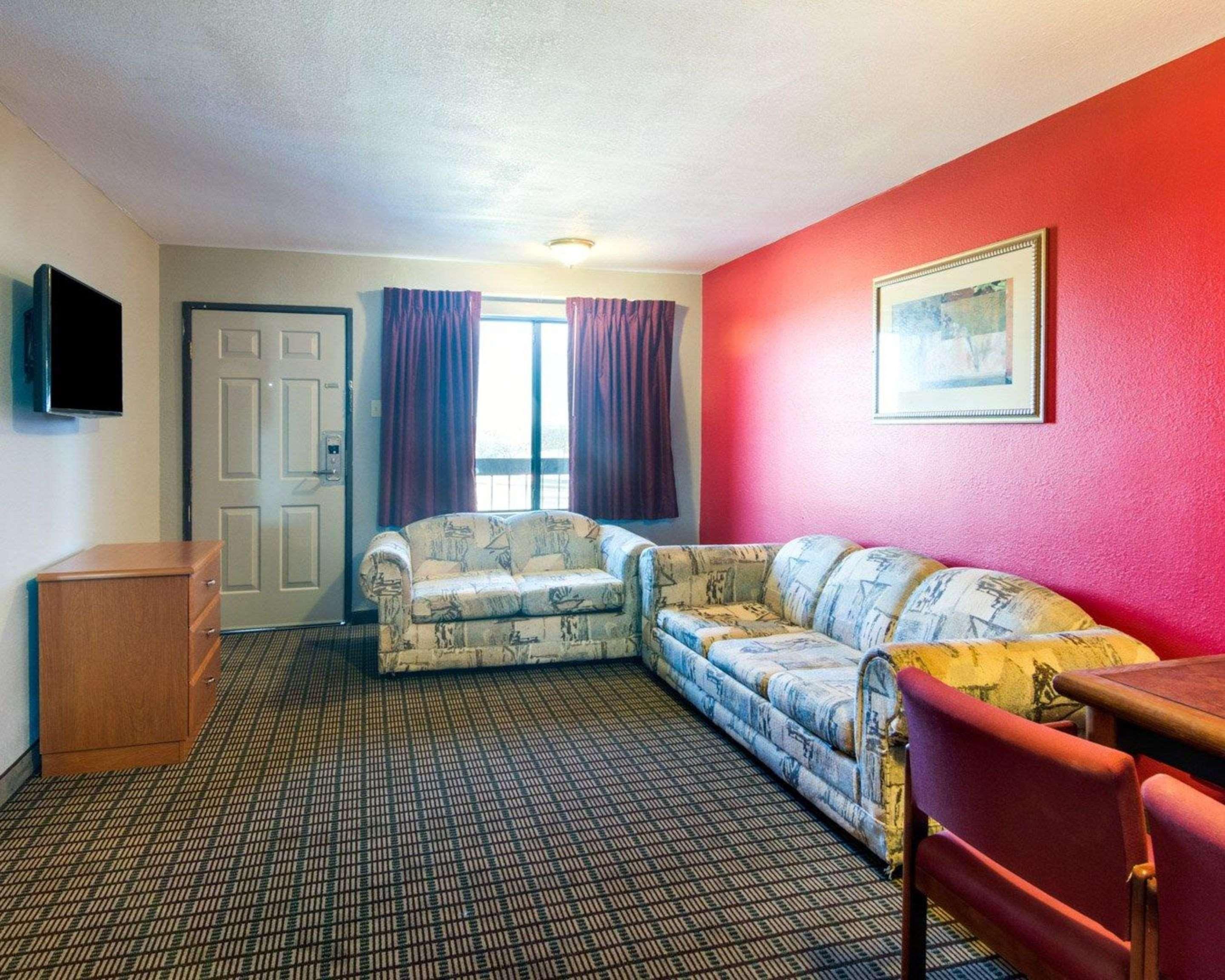 Econo Lodge Wichita Falls Downtown Экстерьер фото
