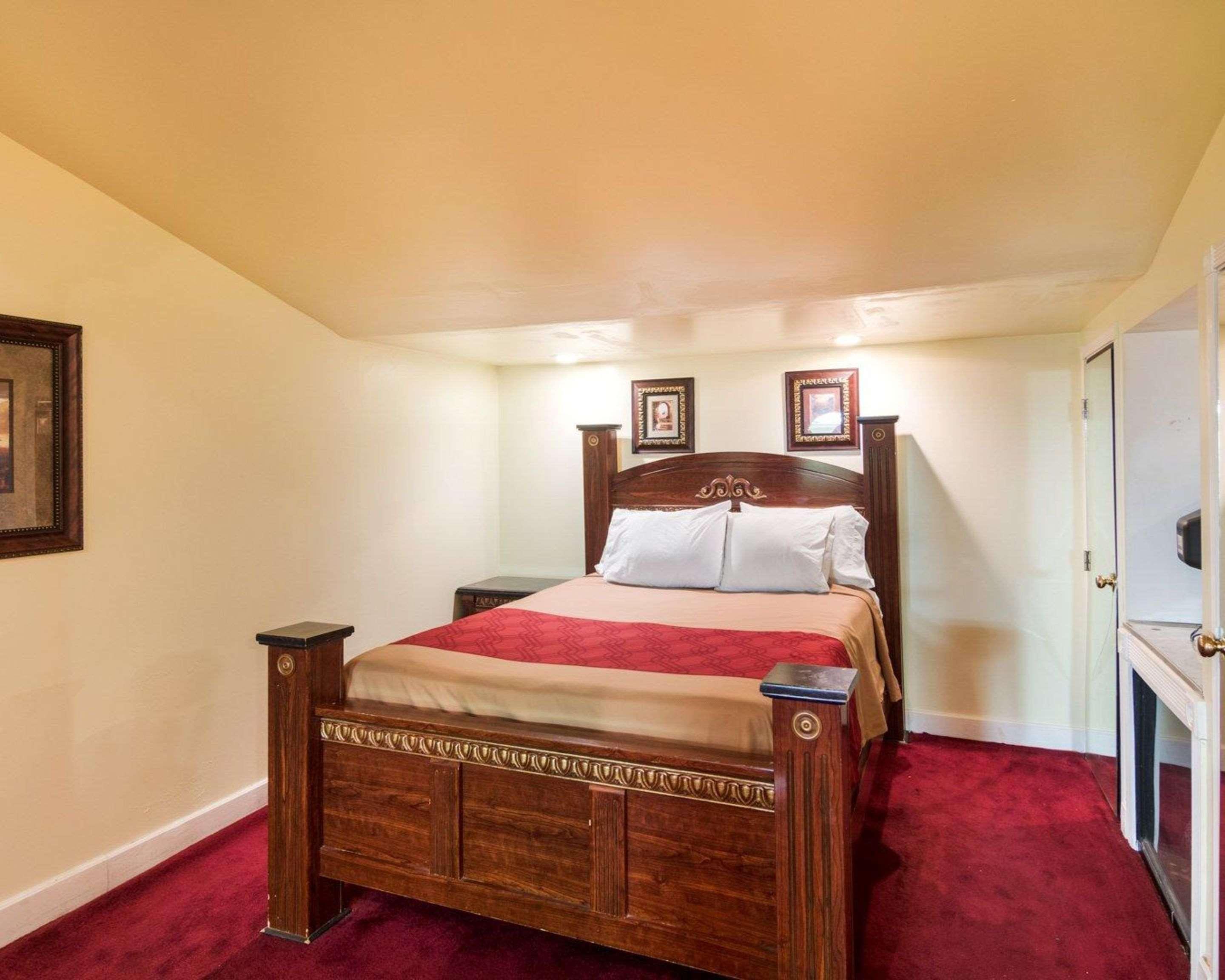 Econo Lodge Wichita Falls Downtown Экстерьер фото