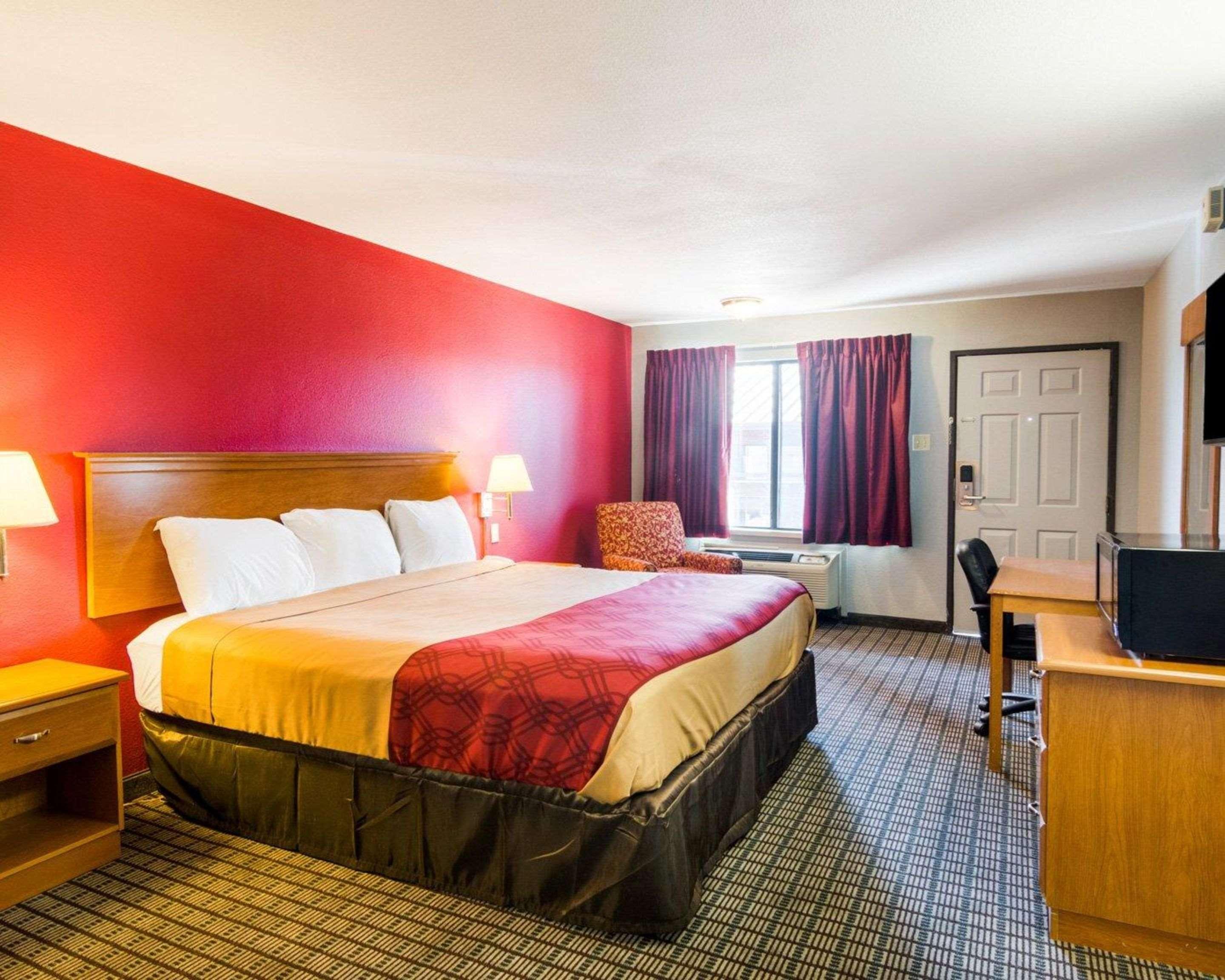 Econo Lodge Wichita Falls Downtown Экстерьер фото