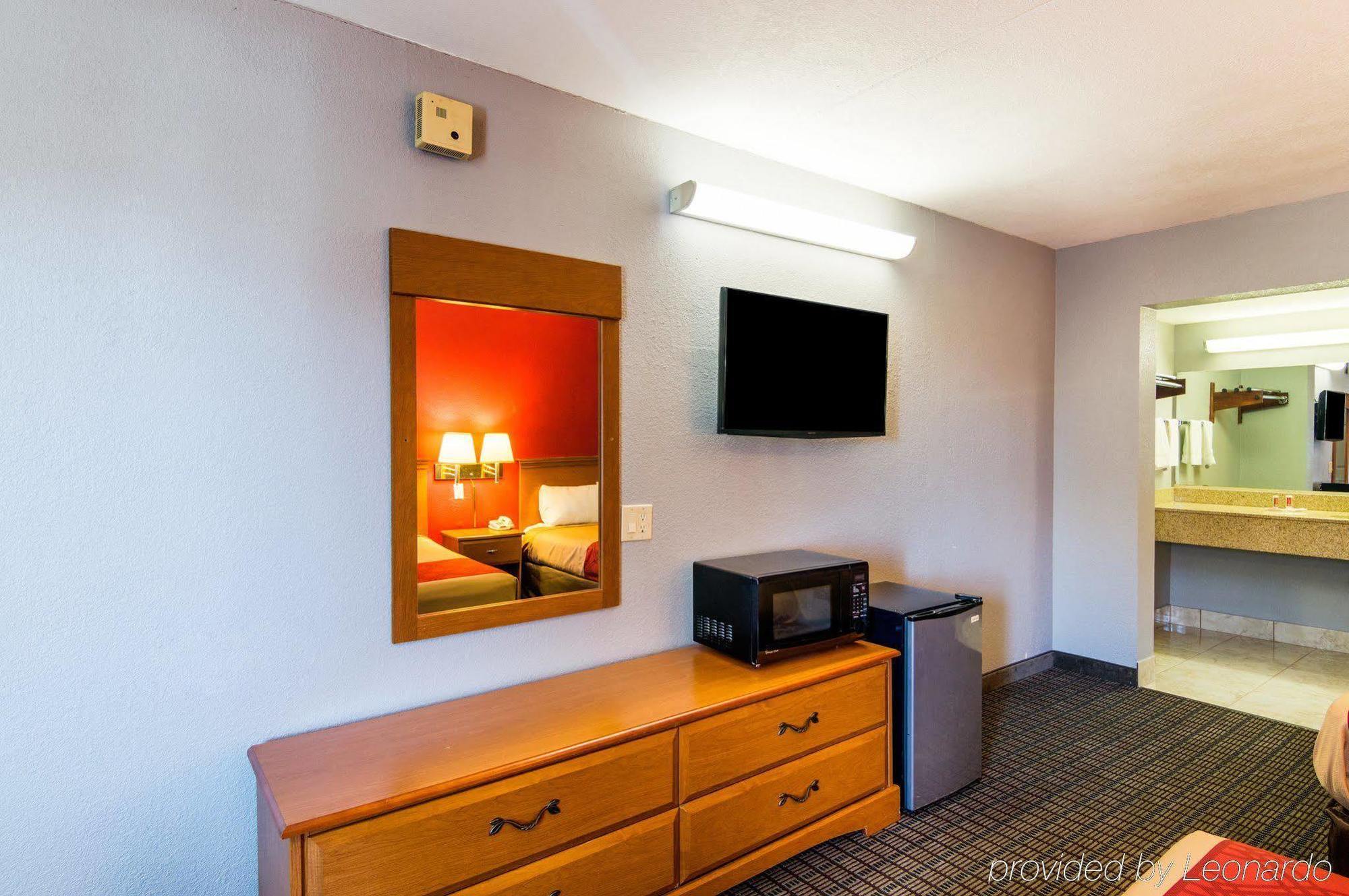 Econo Lodge Wichita Falls Downtown Экстерьер фото