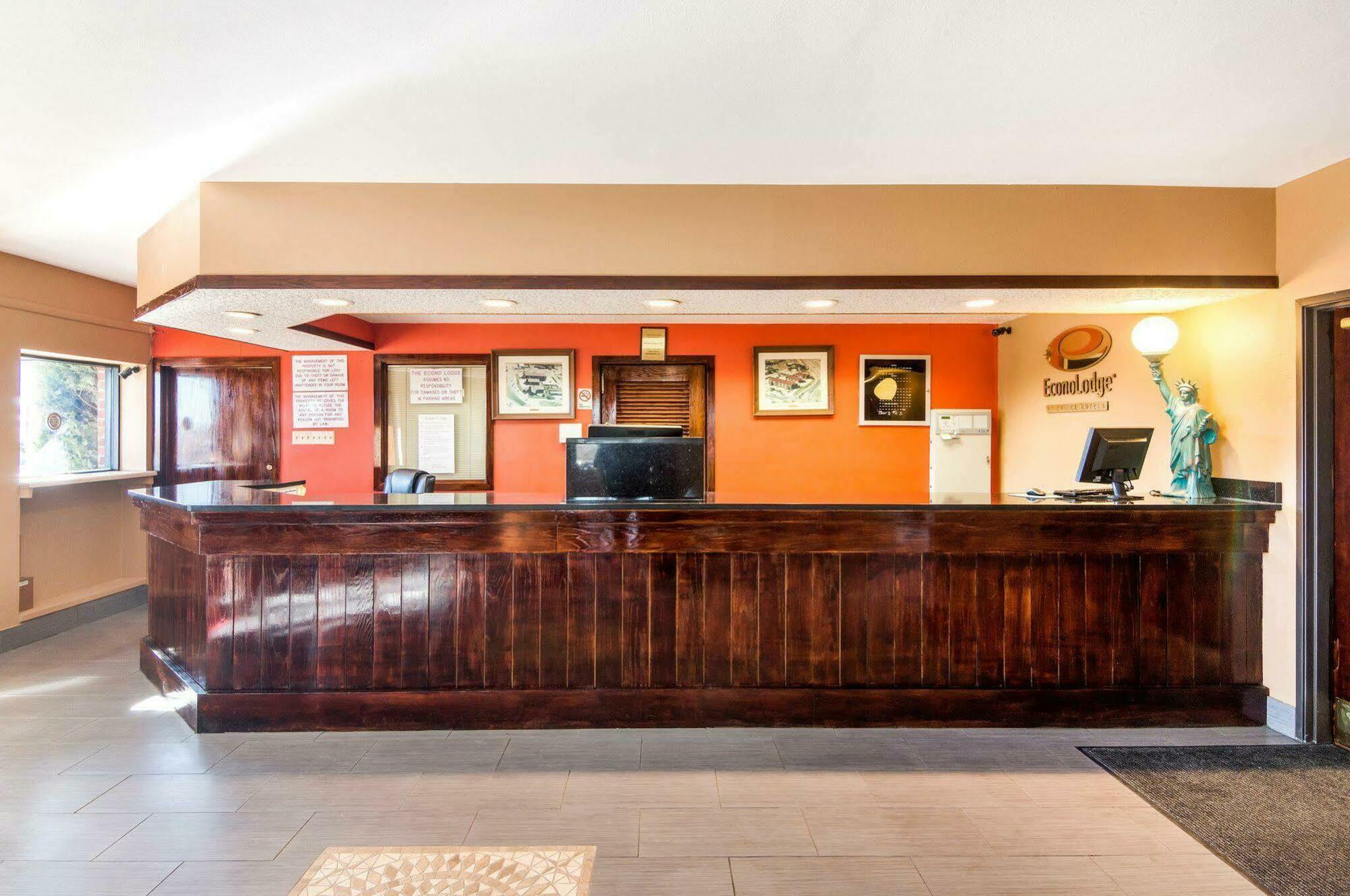 Econo Lodge Wichita Falls Downtown Экстерьер фото
