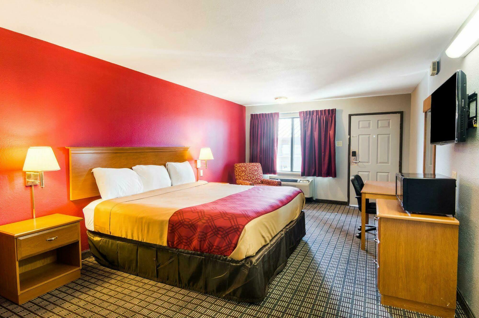 Econo Lodge Wichita Falls Downtown Экстерьер фото
